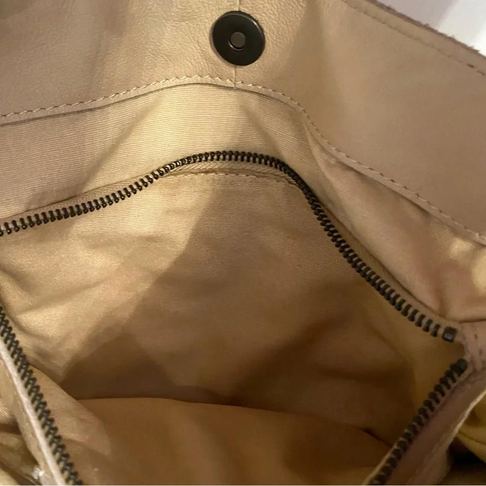 LIEBESKIND BAG HOBO TAN TEXTURED LEATHER TOP HANDLE SNAP CLOSE PEWTER HARDWARE
